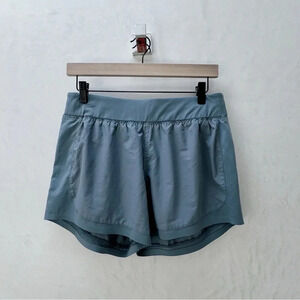 ATHLETA || Sport Short Performance Fabric Back Zippered Pocket